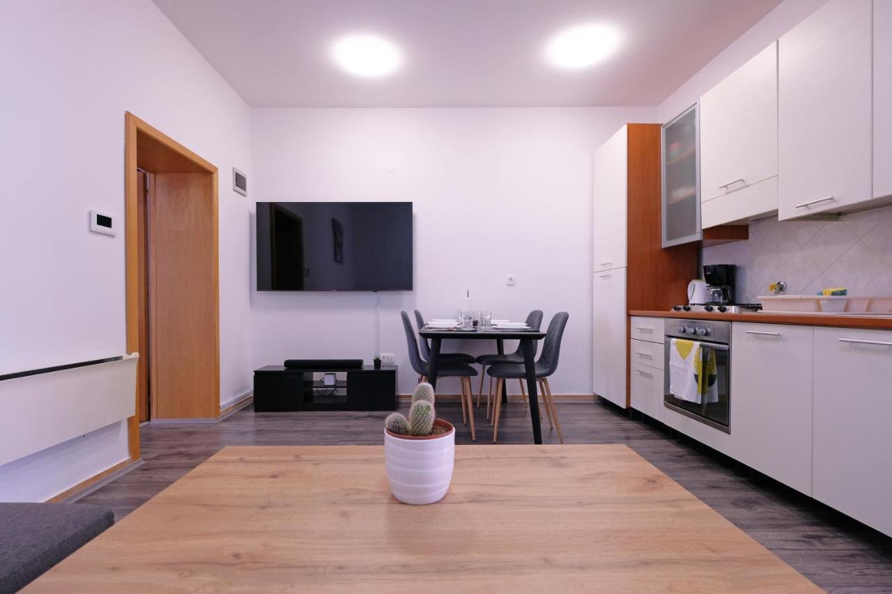 Apartment Klea - Cosy, Near City Center Пула Екстериор снимка